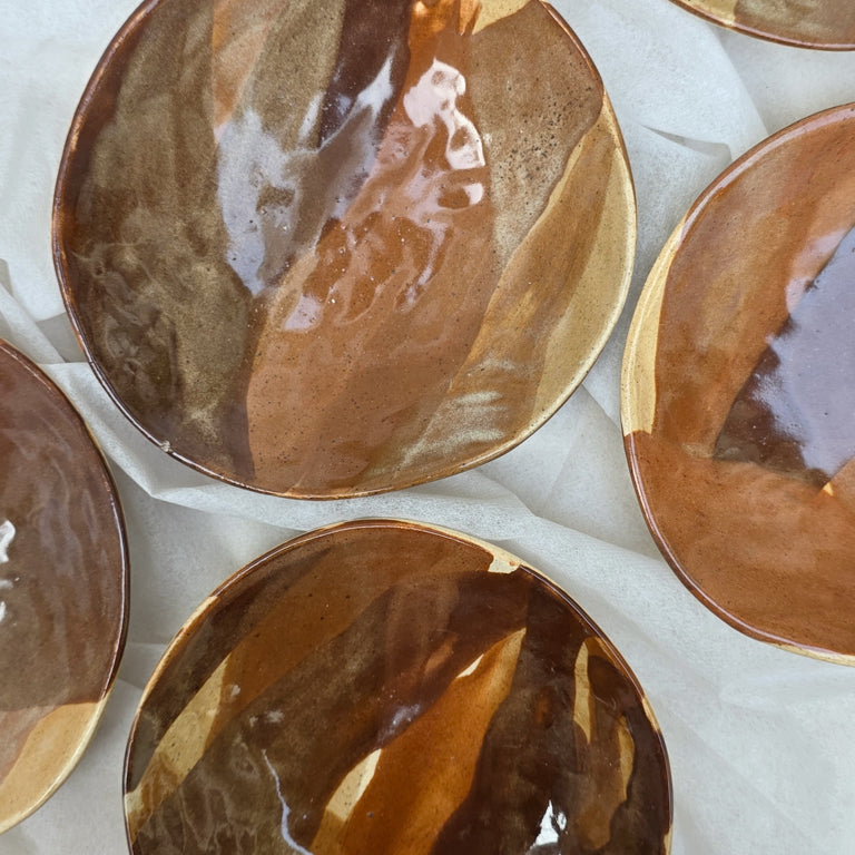 Curved Ceramic Snack Plate in Sand Finish